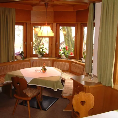 בית הארחה Garni Mathonerhof 3*